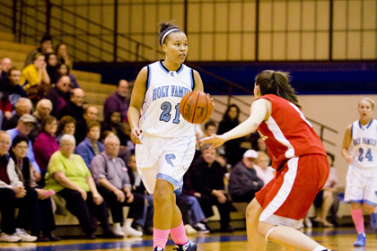 CARR TABBED PLAYER OF THE WEEK FOR WOMEN'S HOOPS
